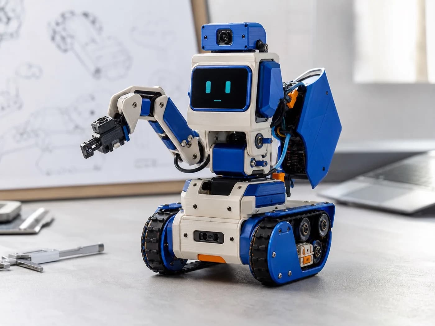 AI 创意机器人 成品与结构拆解图